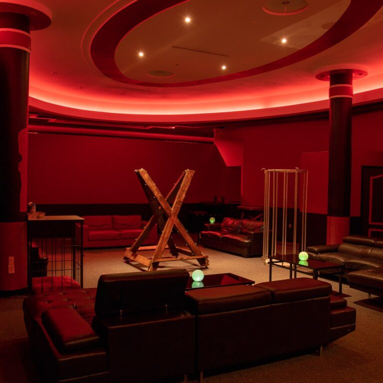 TCP00153PHOTO2 Lounge room with red lights