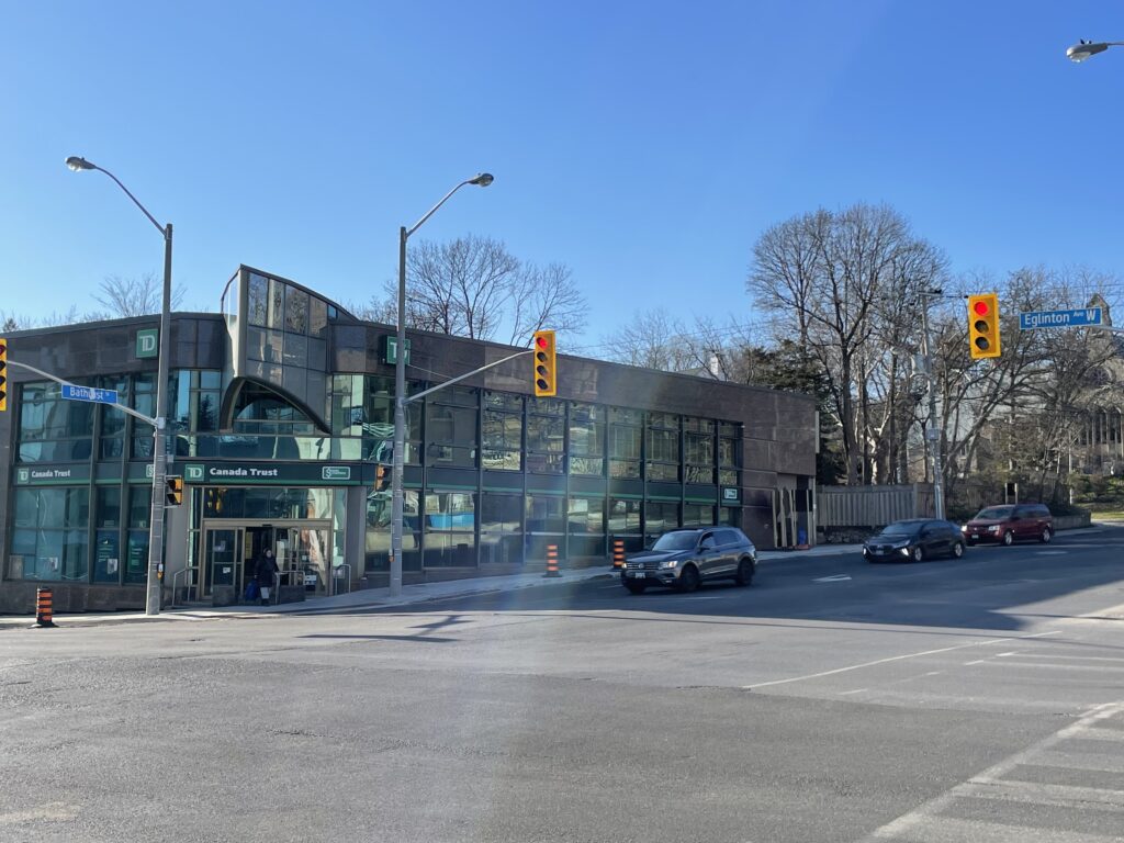 Today, the city’s Jewish community is centred around Bathurst Street and Eglinton Avenue West, having long been integrated into the rest of the GTA. (Laura Hull/T・)